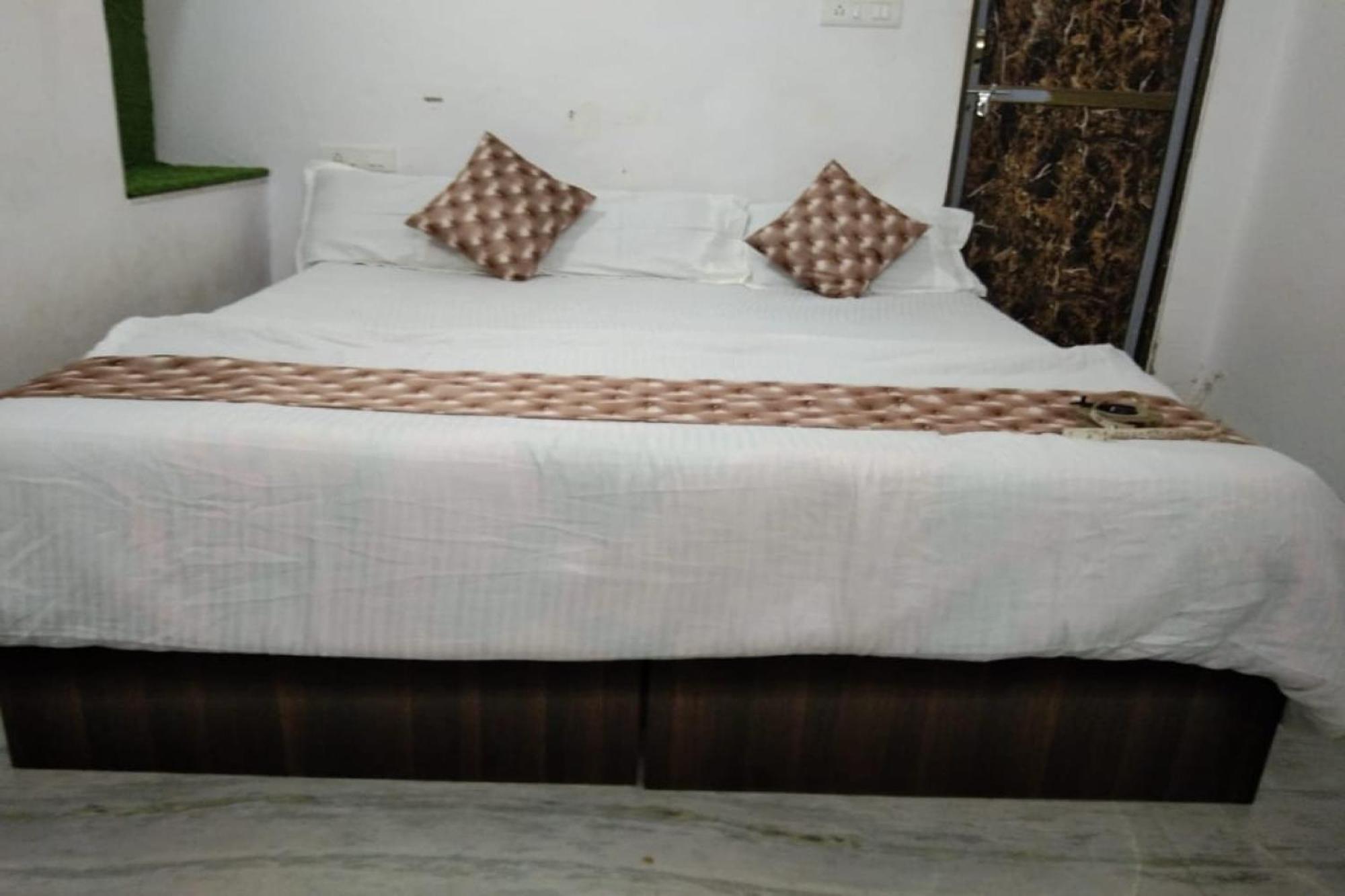 Hotel O The Takhatgarh Resort นาถดวารา ภายนอก รูปภาพ